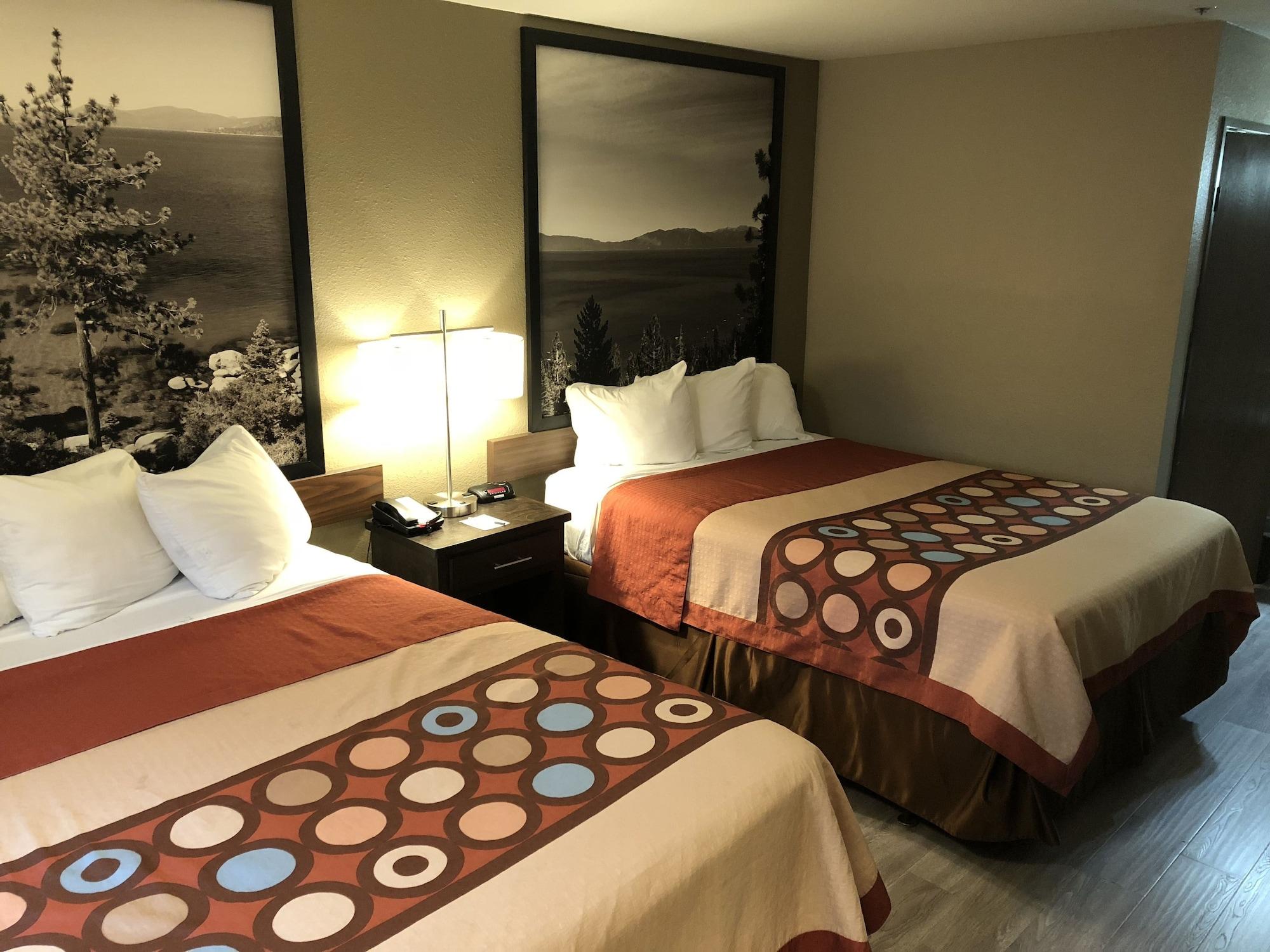 Super 8 By Wyndham Hotel 2*