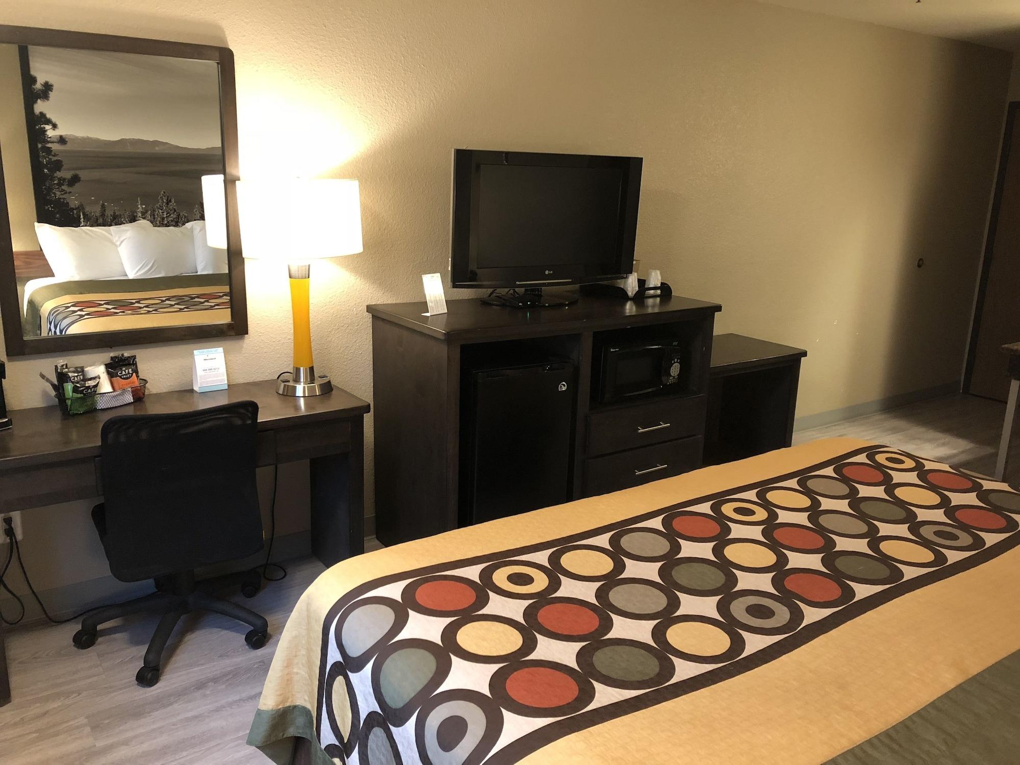 Super 8 By Wyndham Hotel