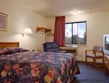Hotel Super 8 By Wyndham 2*