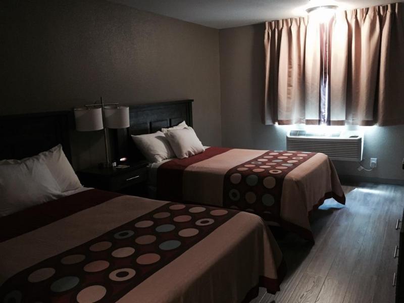 Hotel Super 8 By Wyndham 2*